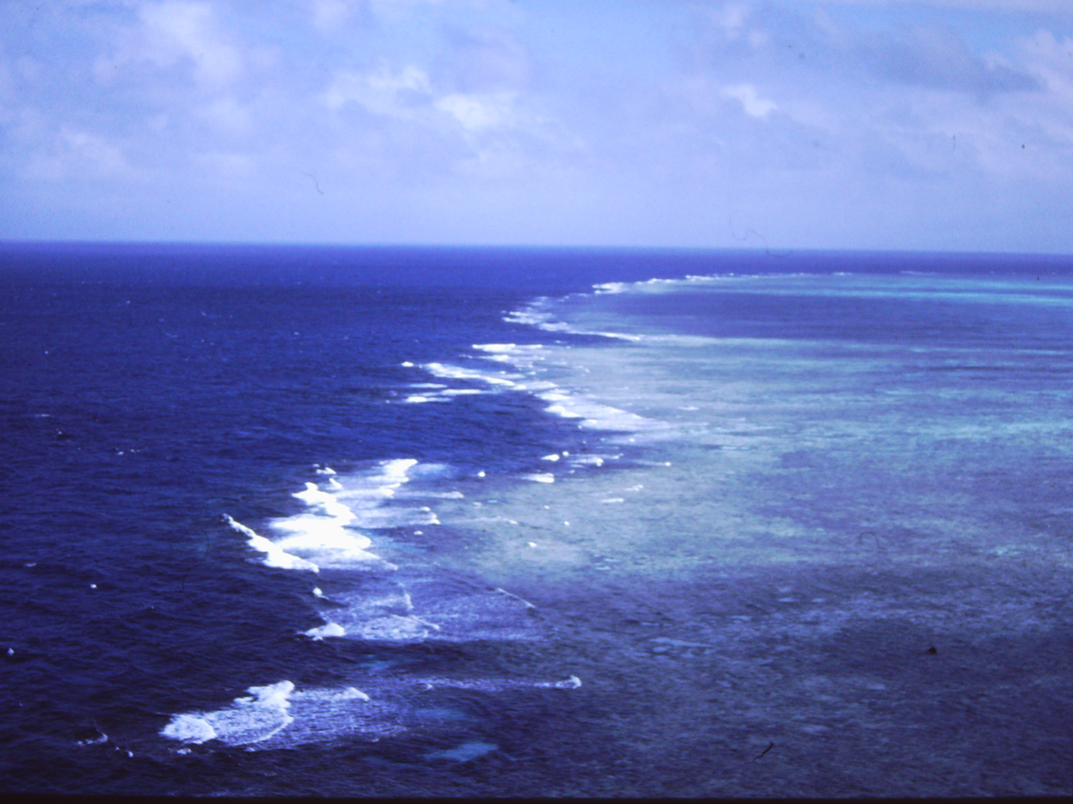 Great Barrier Reef is a remarkably efficient wave attenuator – Geology &  Geophysics Blog