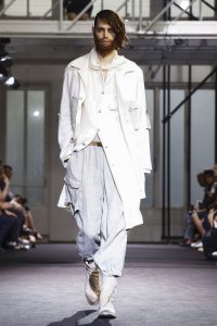 Yohji Yamamoto Fashion Show, Menswear Collection Spring Summer 2017 in Paris