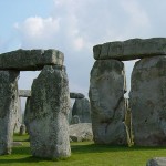 Stonehenge Trilithons. Wikipedia user: Daveahern. Public Domain image.