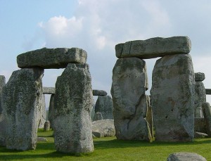 Stonehenge Trilithons. Wikipedia user: Daveahern. Public Domain image.
