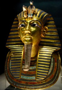 Tuthankamen's famous burial mask, on display in the Egyptian Museum in Cairo. Bjørn Christian Tørrissen.  CC-BY-SA-3.0. 	 