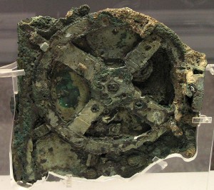 Antikythera mechanism fragment (fragment A). Wikipedia user: Marsyas. CC-BY-SA-3.0. 	 